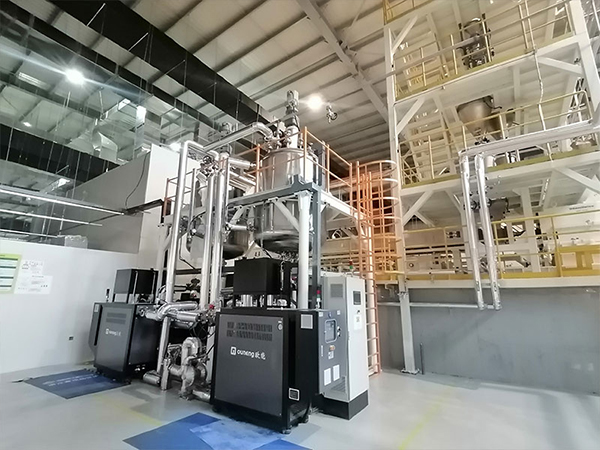 提高鋰電池隔膜的質(zhì)量選擇隔膜材料模溫機(jī)，讓白油溫度恒定