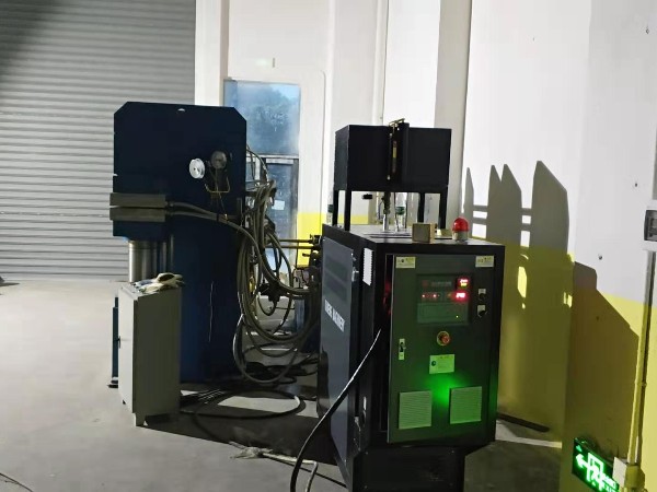 模溫機的壓力可以調節(jié)的么？歐能壓力可控模溫機
